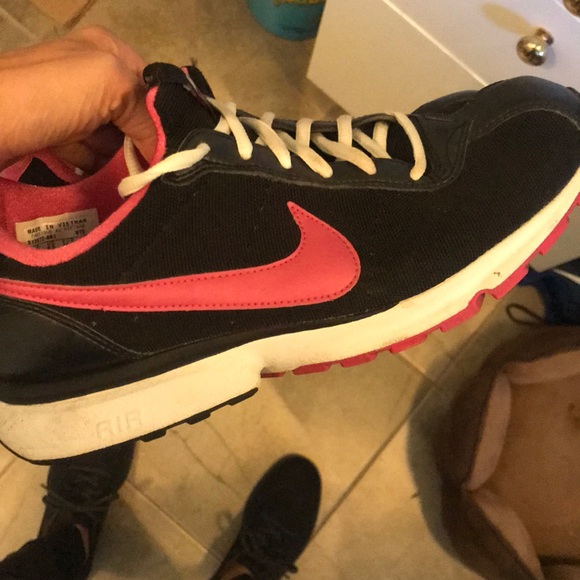 womens nike trainers size 9